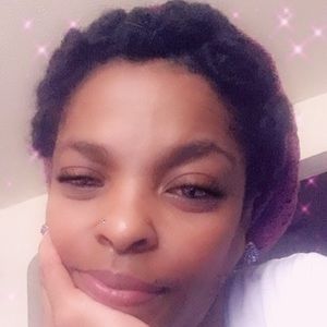 Meet your Posher, Cassandra